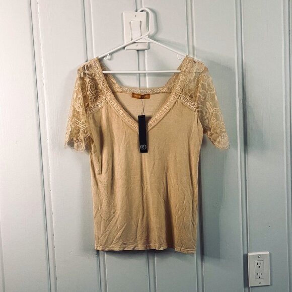 NWT M Emmer and Oat Lace sleeve v-neck - Picture 1 of 4